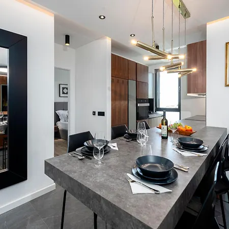 Sunny Rock Apartment